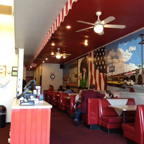Snuffy's Malt Shop Burger Joint in Edina