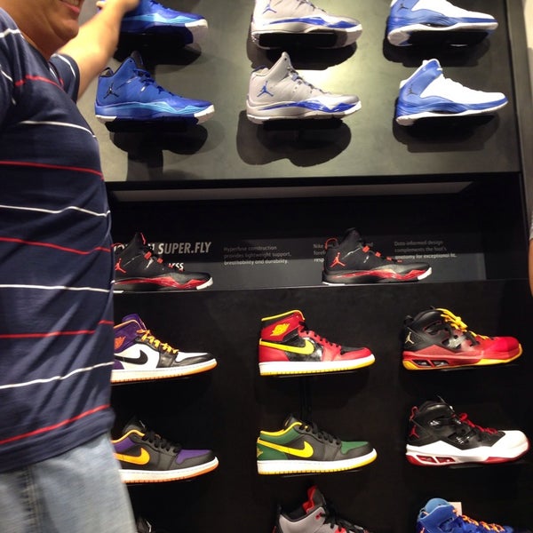 nike in mall of asia