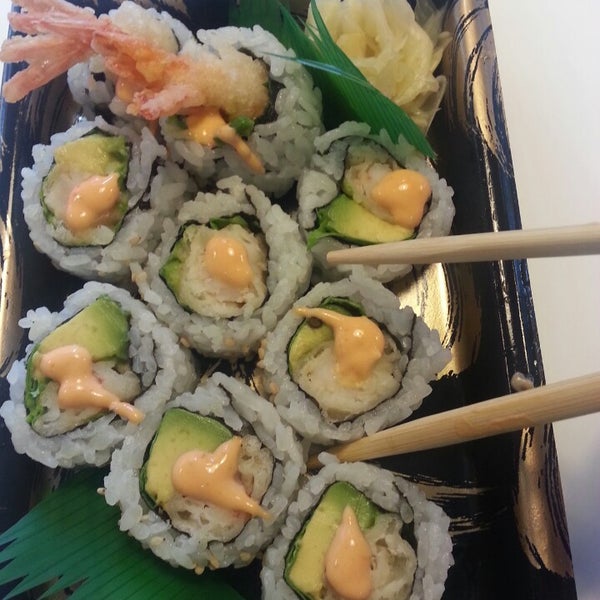 Foto diambil di Bento Sushi oleh Khadine A. pada 4/18/2013