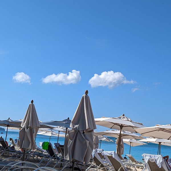 Снимок сделан в The Westin Grand Cayman Seven Mile Beach Resort &amp; Spa пользователем Steven S. 11/25/2022