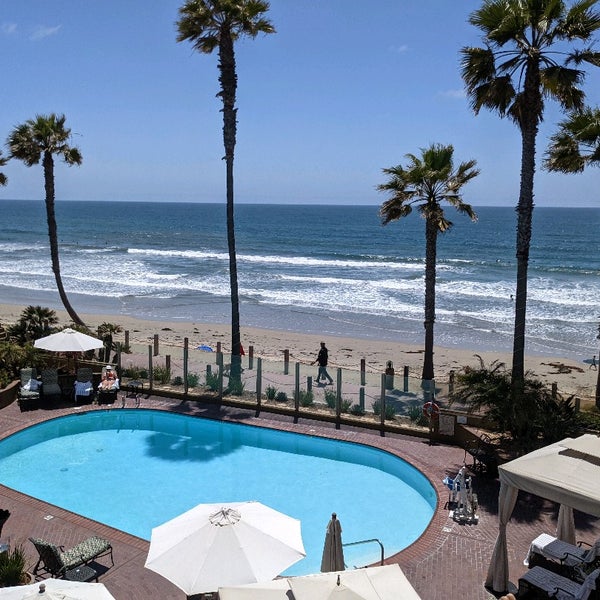 Photo taken at Pacific Terrace Hotel by Steven S. on 5/28/2021