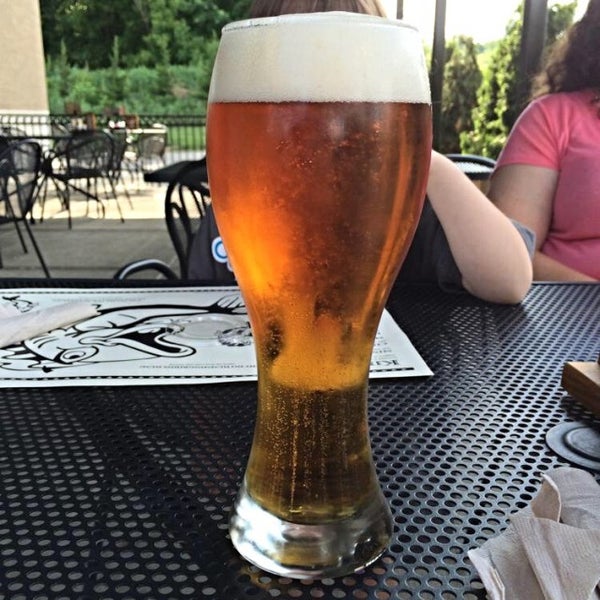 Photo taken at Mackenzie River Pizza, Grill, and Pub by Dale H. on 5/28/2014