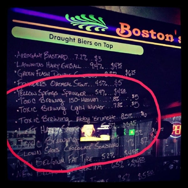 รูปภาพถ่ายที่ Boston&#39;s Bistro &amp; Pub โดย Toxic B. เมื่อ 1/10/2014