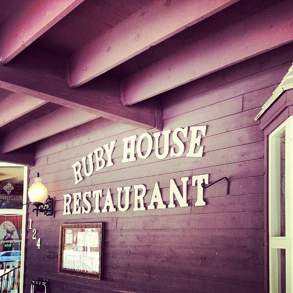 9/18/2013 tarihinde Jason D.ziyaretçi tarafından Ruby House Restaurant'de çekilen fotoğraf