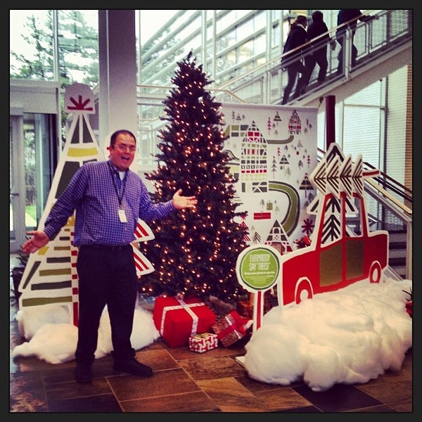 Photos at Crate & Barrel Corporate HQ Northbrook, IL