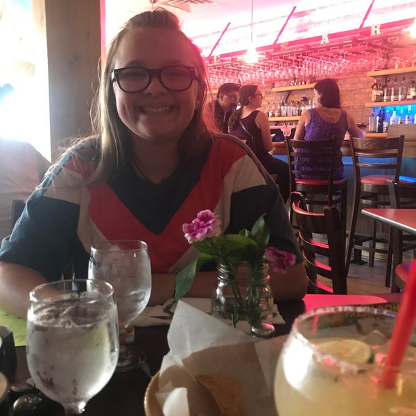 7/10/2018 tarihinde Amy C.ziyaretçi tarafından Cesar&#39;s Killer Margaritas'de çekilen fotoğraf