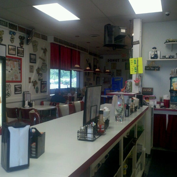 7/29/2013にDJ H.がStowNut Donut &amp; Dinerで撮った写真