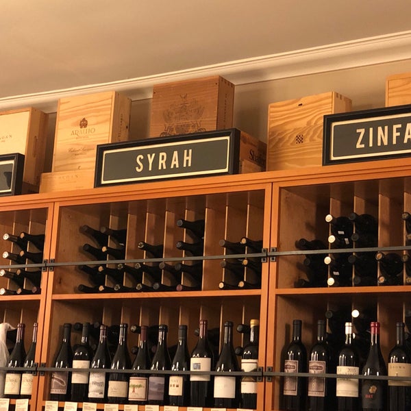 1/3/2019에 Matt L.님이 Castro Village Wine Co.에서 찍은 사진