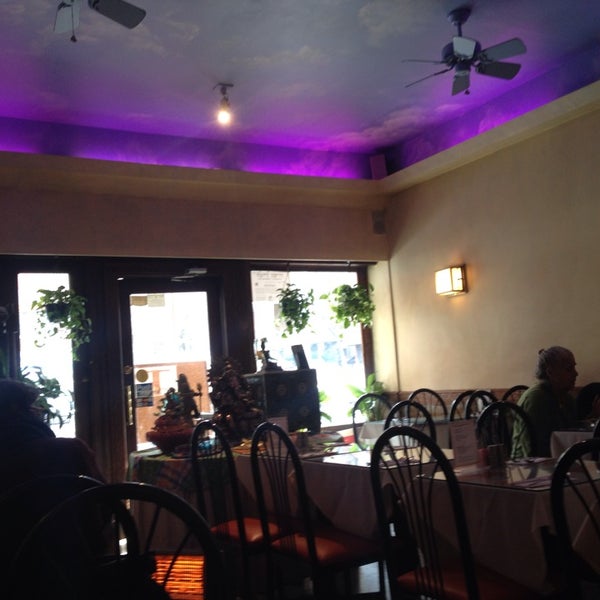 2/12/2014 tarihinde John S.ziyaretçi tarafından Ayurveda Cafe'de çekilen fotoğraf