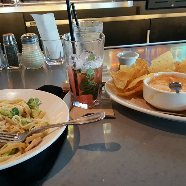 Photo taken at BJ&#39;s Restaurant &amp; Brewhouse by Tai C. on 9/14/2016
