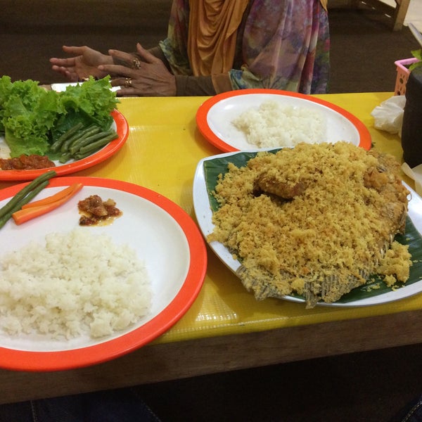 Warung Nasi Alam Sunda Sukabumi Jawa Barat