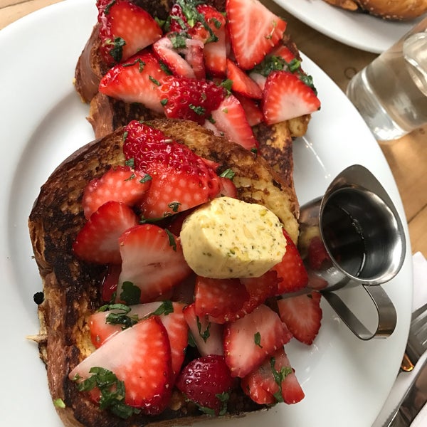 The French toast from the brunch menu was absolutely incredible. Highly recommended.