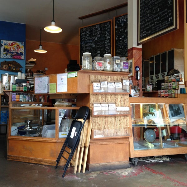 5/6/2013 tarihinde Kevin K.ziyaretçi tarafından Central Coffee Tea &amp; Spice'de çekilen fotoğraf