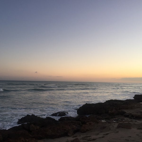 Oneula Beach Park ("Hau Bush") Beach in Ewa Beach