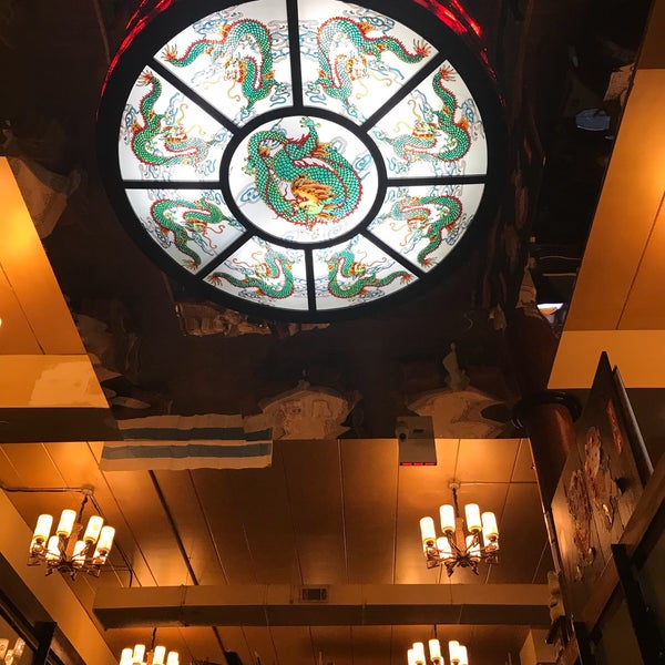 3/22/2018 tarihinde Sally H.ziyaretçi tarafından Triple Crown Restaurant'de çekilen fotoğraf