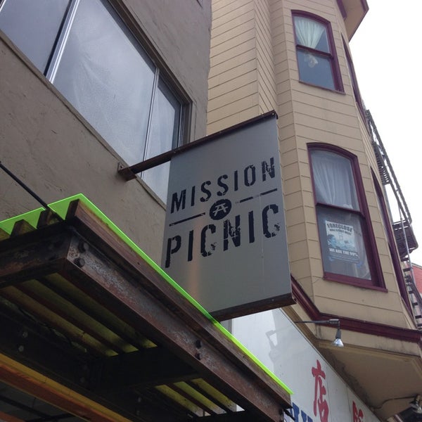 รูปภาพถ่ายที่ Mission Picnic โดย Vince G. เมื่อ 7/21/2013