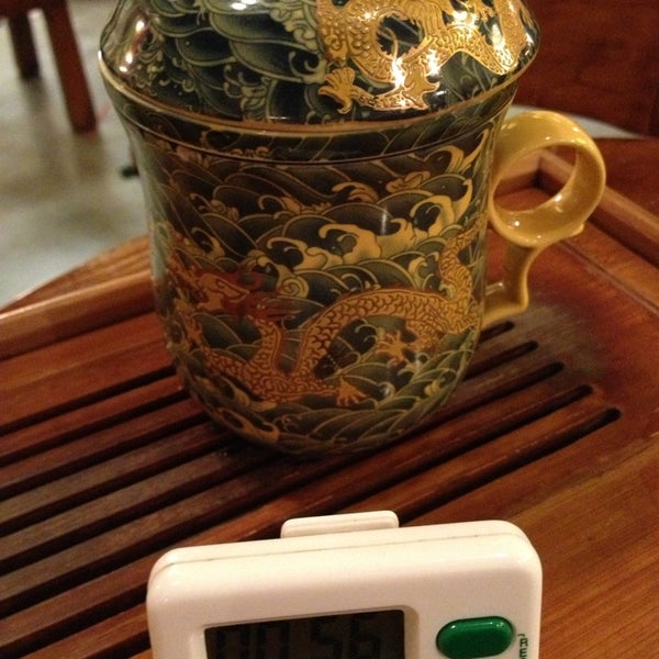 12/23/2012 tarihinde David D.ziyaretçi tarafından Goldfish Tea'de çekilen fotoğraf