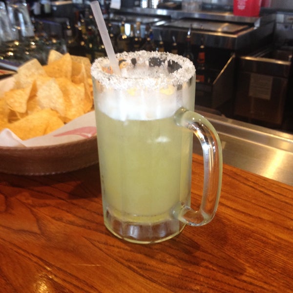 Photo taken at Chili&#39;s Grill &amp; Bar by Hair on 3/27/2015