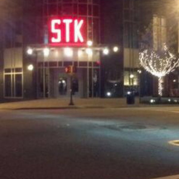2/26/2016にHairがSTK Steakhouseで撮った写真
