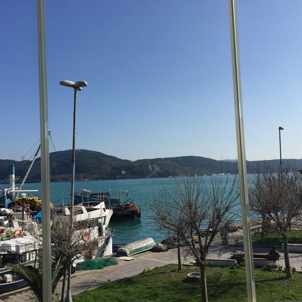Снимок сделан в Dolphin Balık Restaurant пользователем Arda M. 2/17/2019
