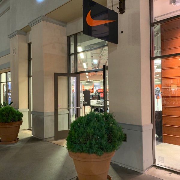 nike store la jolla