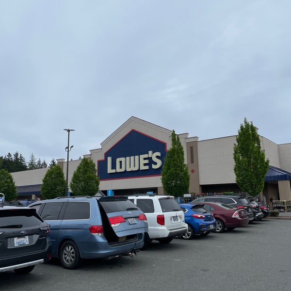 Lowe's Hardware Store in Port Orchard