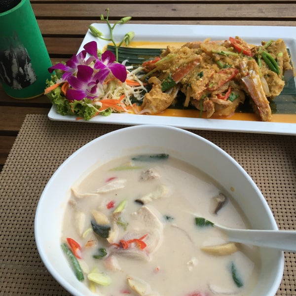 Photo taken at Khaw Glong Restaurant by Andrew K. on 1/26/2016