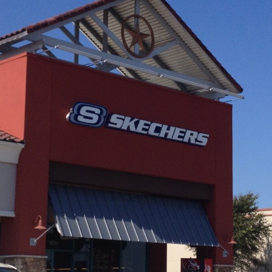 skechers at tanger outlet mall