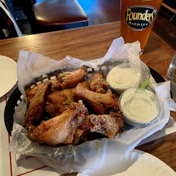 Garlic Parm Wings and Blue Cheese Dressing. Damn they’re good. And the staff is so gd friendly!