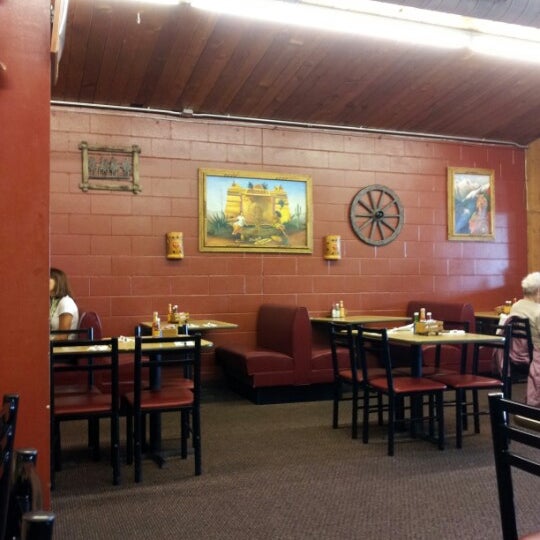 Снимок сделан в Old West Mexican Restaurant пользователем Allen B. 10/14/2012