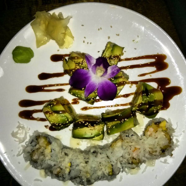 Das Foto wurde bei Miso Asian Grill &amp; Sushi Bar von ES J. am 1/16/2016 aufgenommen