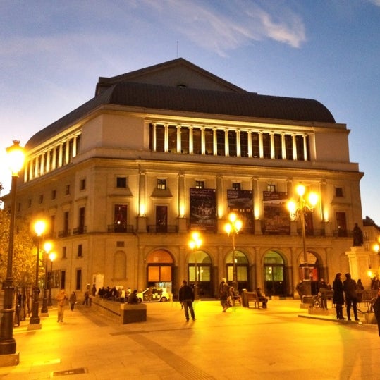 Plaza de Isabel II - Opera - Pl. Isabel II