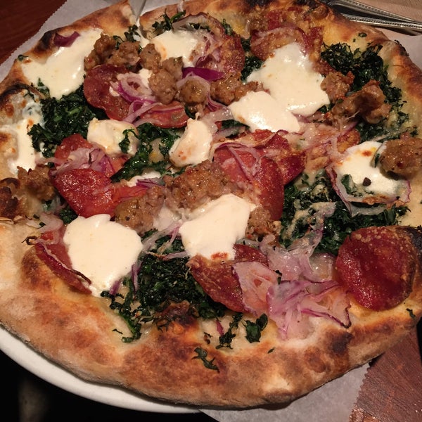 6/14/2015にJamil T.がPitfire Pizzaで撮った写真