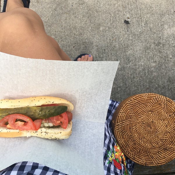 9/27/2017 tarihinde deryoschziyaretçi tarafından Kim &amp; Carlo&#39;s Chicago Style Hot Dogs'de çekilen fotoğraf