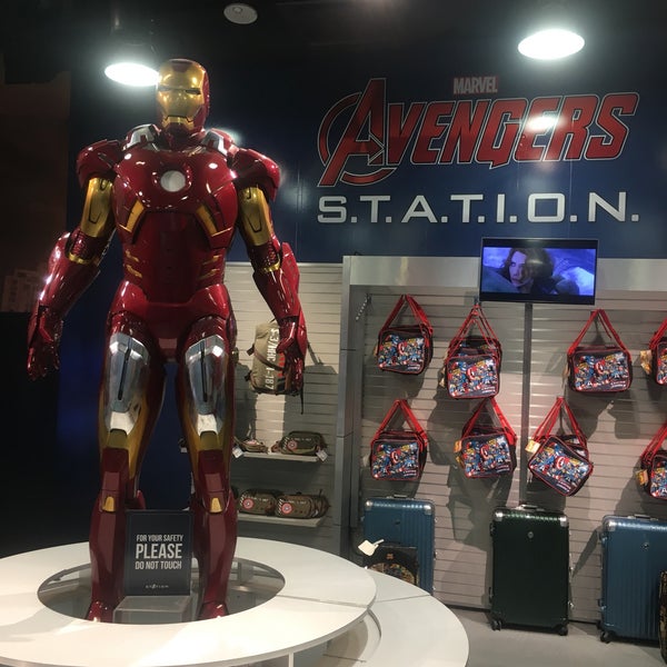 Photo taken at Marvel Avengers S.T.A.T.I.O.N by Wai Kit L. on 5/5/2018