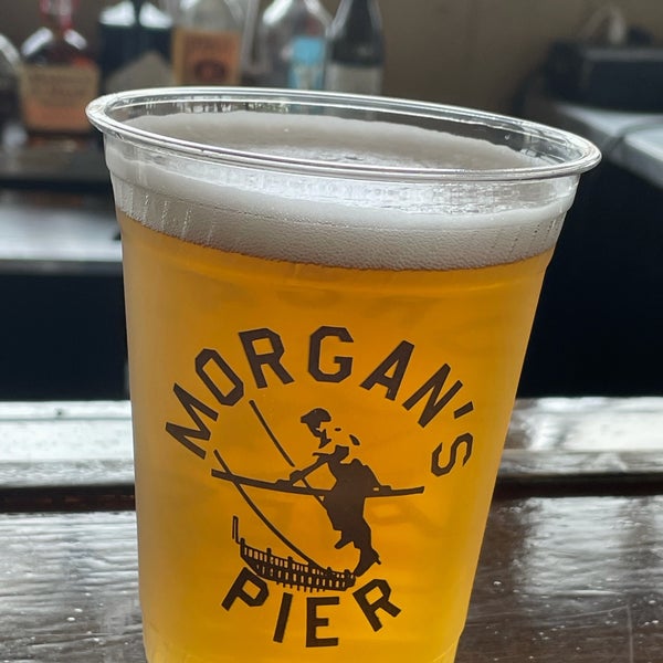 รูปภาพถ่ายที่ Morgan&#39;s Pier โดย Joe D. เมื่อ 8/22/2021