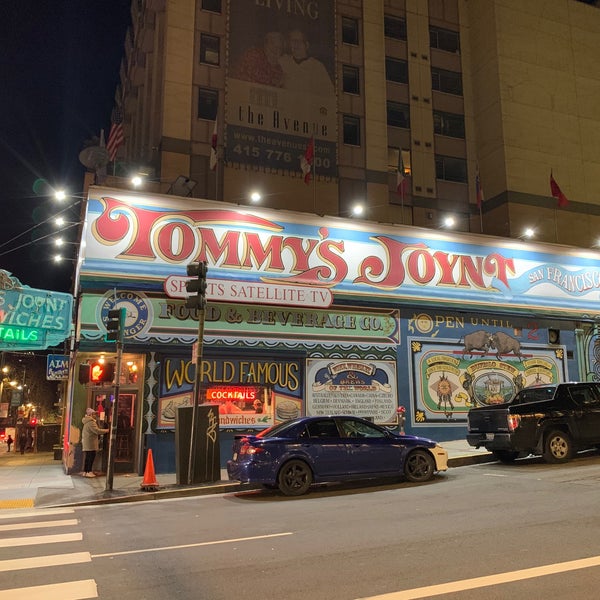 รูปภาพถ่ายที่ Tommy&#39;s Joynt โดย Daniela Q. เมื่อ 12/24/2019