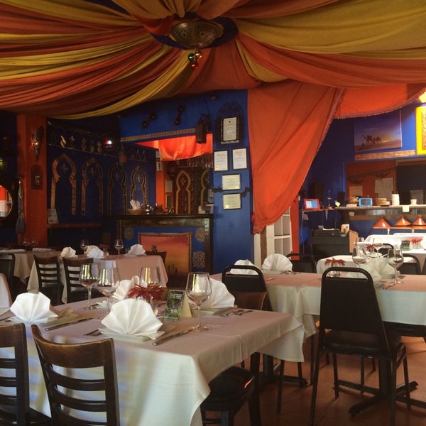 10/2/2014 tarihinde Neha S.ziyaretçi tarafından Morocco&#39;s Restaurant'de çekilen fotoğraf