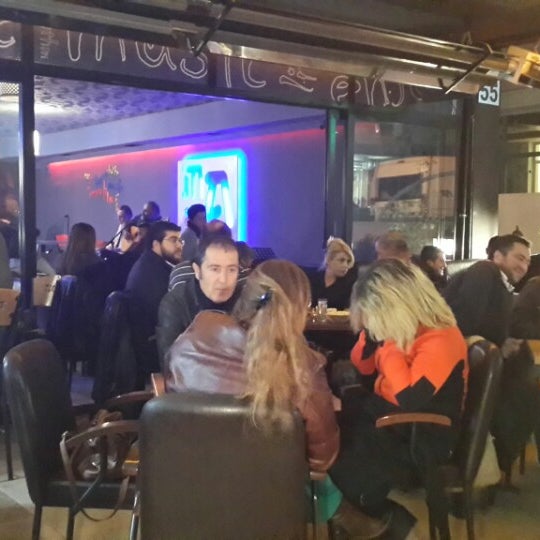 Foto tomada en The Malt Pub  por Leyla Y. el 11/13/2013