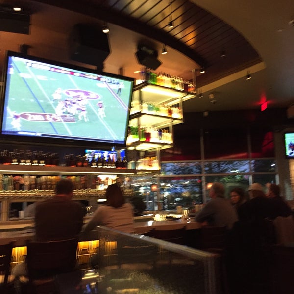 Photo taken at BJ&#39;s Restaurant &amp; Brewhouse by Craig F. on 11/14/2015