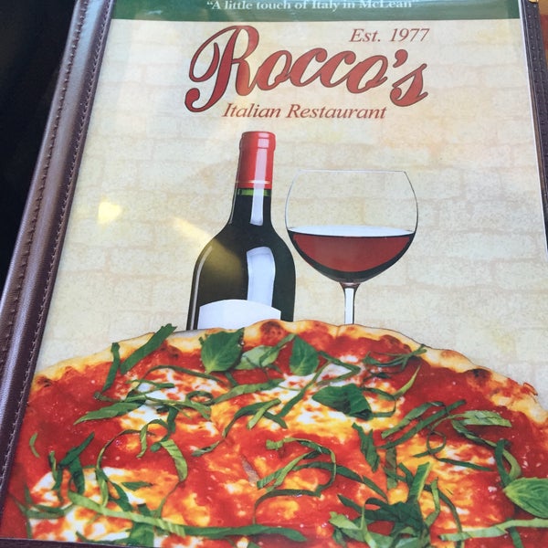 Foto diambil di Rocco&#39;s Italian Restaurant oleh Craig F. pada 11/8/2015