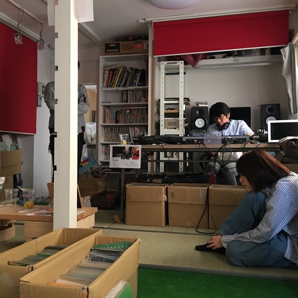 Highway records logo. Магазин gap. Фоторепортаж faces&laces. Георгин парк рекорд фото. Парк горького рекорд по планке.