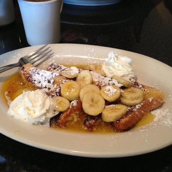Do not get the bananas foster sauce. Was like having a thin layer of chewy candy on my French toast. Pancakes are dry. Eggs were great as was the coffee. Cute atmosphere.
