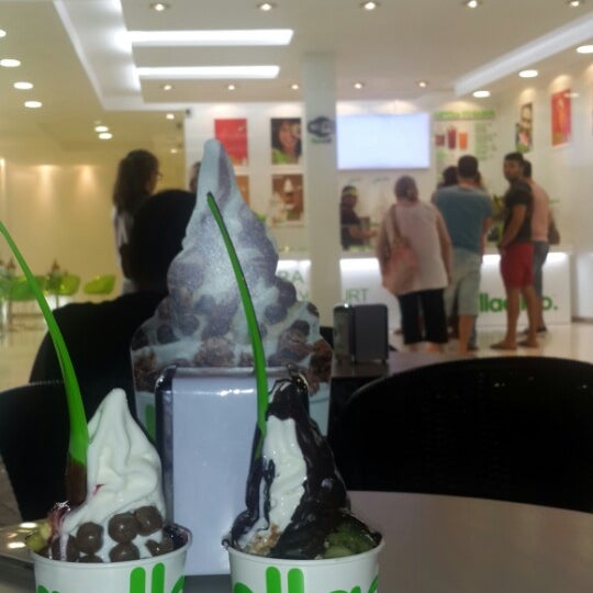 Photo taken at Llaollao by Elif on 8/24/2014