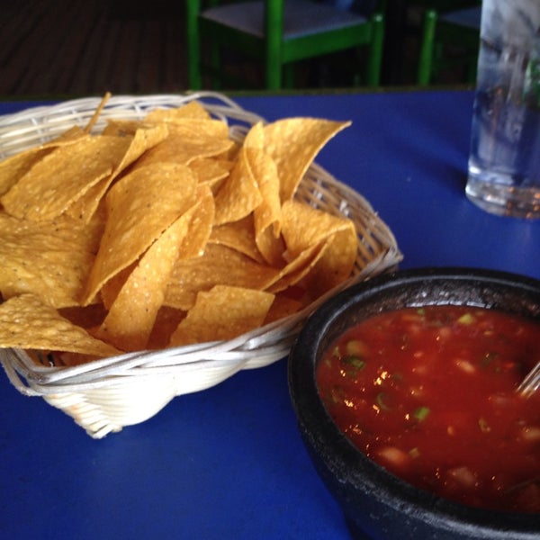 Foto scattata a Tapatio Mexican Restaurant da Greg Fellin il 3/29/2014