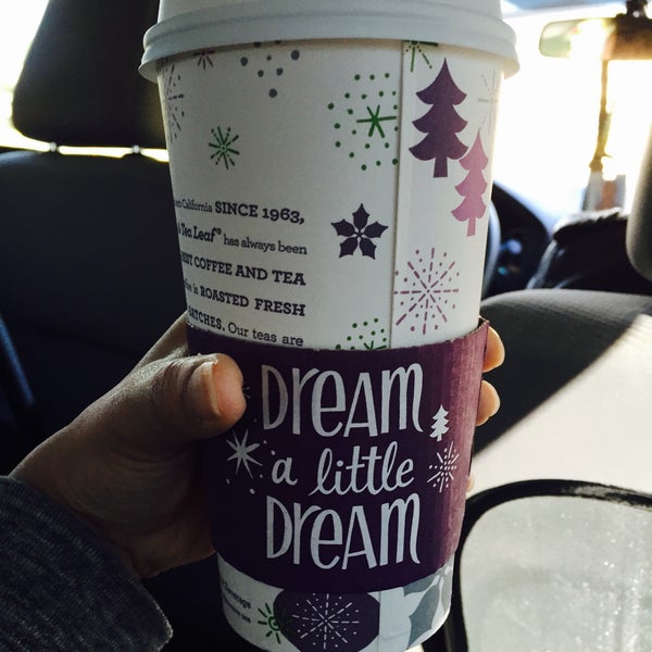 Foto scattata a The Coffee Bean &amp; Tea Leaf da Megan P. il 12/4/2015