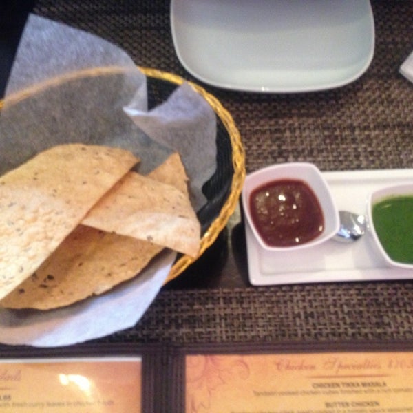 รูปภาพถ่ายที่ Saffron Indian Cuisine โดย Stephanie P. เมื่อ 2/17/2013