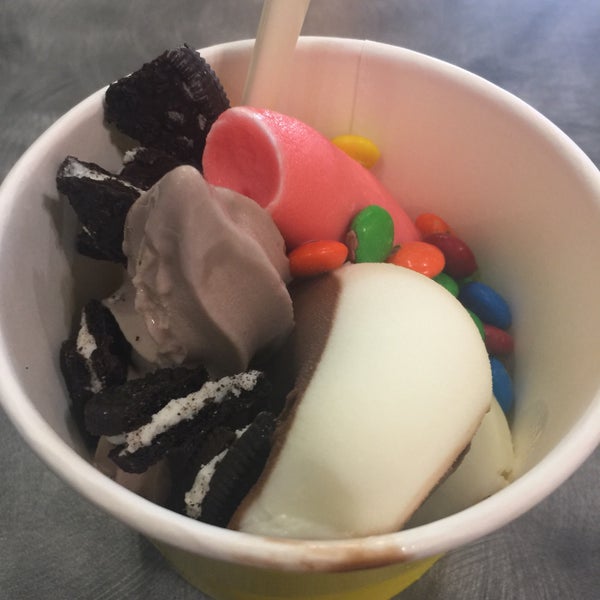 Das Foto wurde bei YogoLaada  - Frozen Yogurt &amp; Cereal Bar von *pauline* am 7/15/2019 aufgenommen