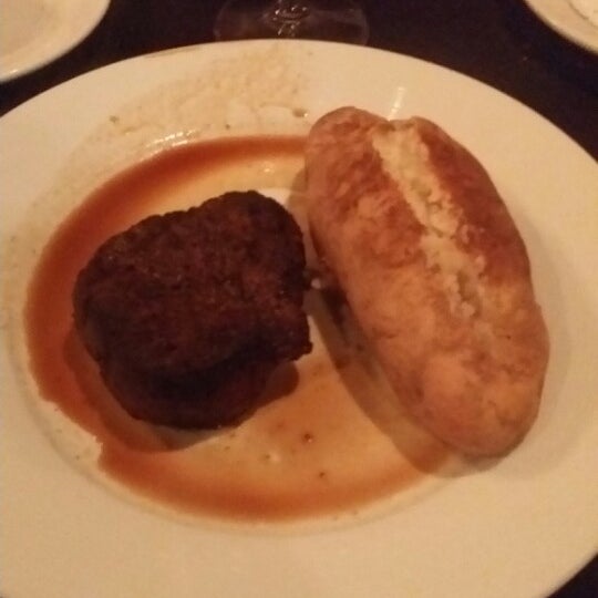 12/18/2013에 David M.님이 Chamberlain&#39;s Steak &amp; Chop House에서 찍은 사진