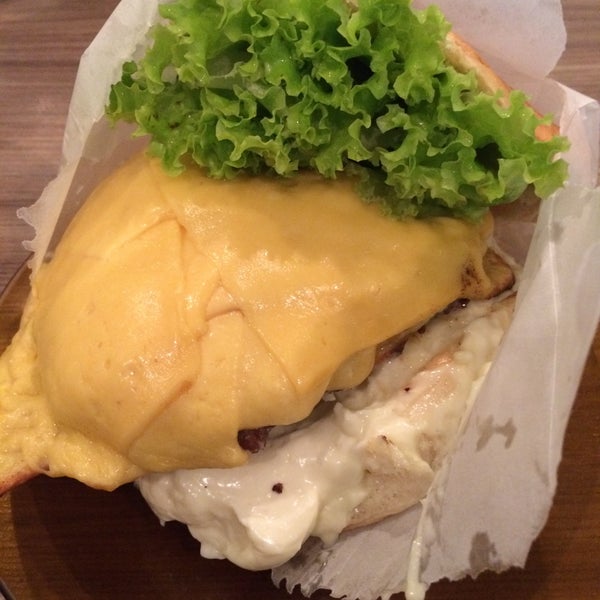 Photo taken at Joca&#39;s Burger by Bruna K. on 6/6/2015